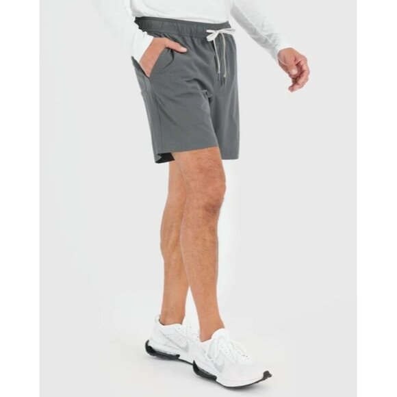 TRUE CLASSIC Carbon Active Quick Dry Shorts with Liner - Size Medium - Picture 7 of 7